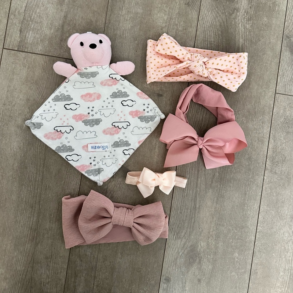 Baby girl lot - hair accessories and bear mini blanket